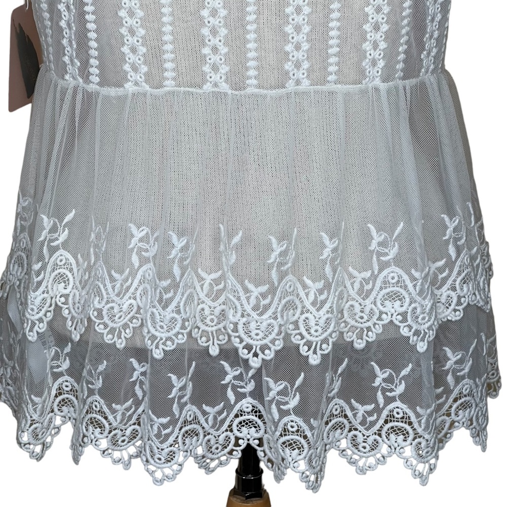 Forever 21 Sheer Ivory Lace & Embroidered Peplum Sleeveless Top Medium NWT - Picture 9 of 15